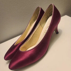 Vintage Dyeables pink/purple kitten heels